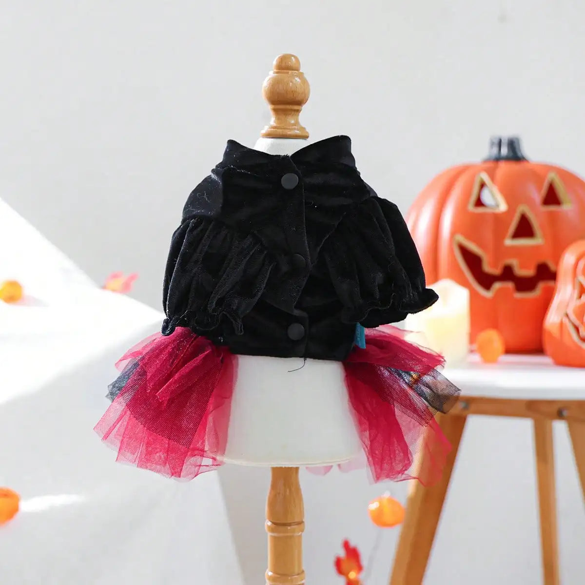Elegant Halloween Tulle Dog Costume Featuring Skull Bow Design